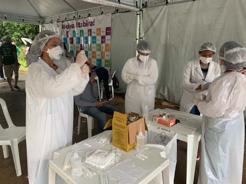 Covid: vacinação segue com doses da Pfizer e Coronavac; testagem para assintomáticos continua