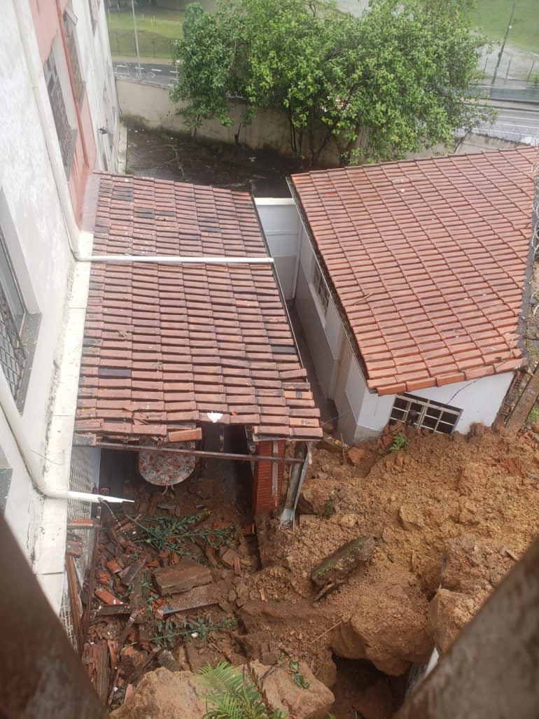 Defesa Civil de BH emite alerta de risco geológico alto até sábado