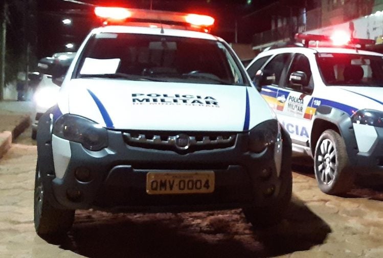 Homem é flagrado arrombando lojas durante a madrugada em Itabira