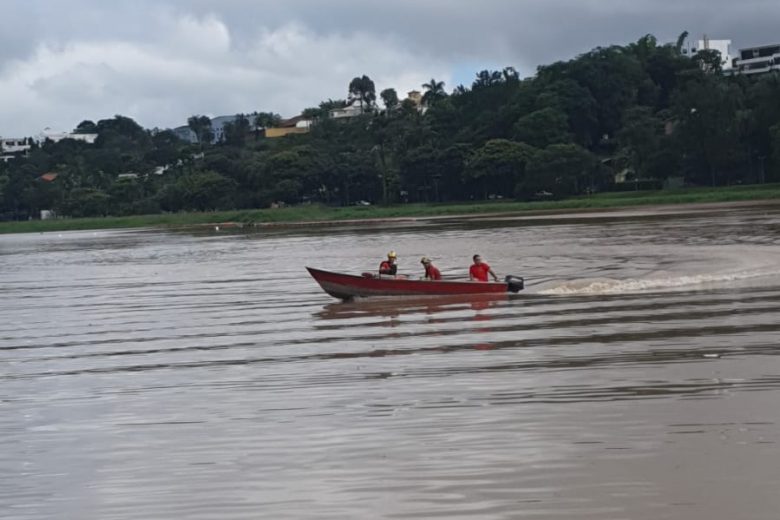 Bombeiros procuram por homem que mergulhou na Lagoa da Pampulha