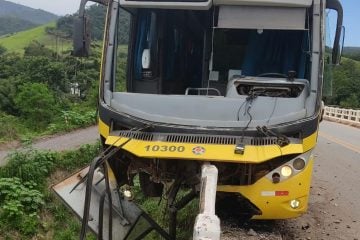 Ônibus quase despenca de ponte em Rio Piracicaba