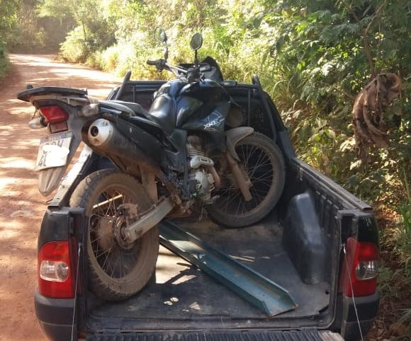 Adolescentes são detidos com motocicleta furtada em Santa Bárbara