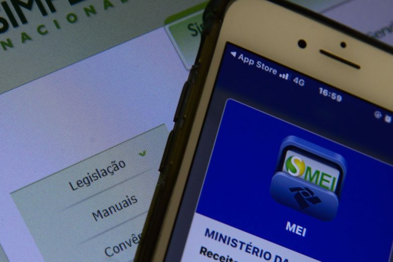 Micro e pequenas empresas têm até segunda para aderirem ao Simples