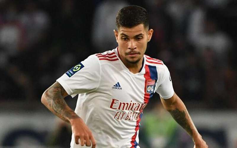 Representantes do Newcastle estão em BH para acertar com Bruno Guimarães