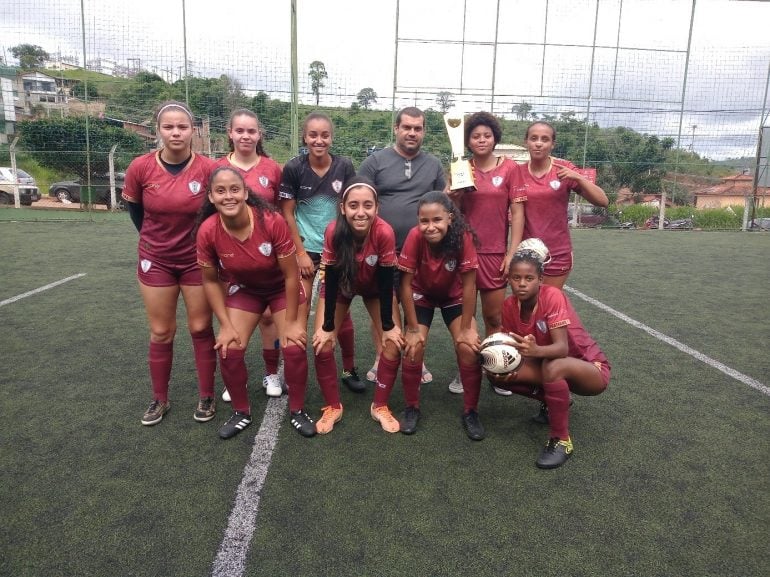 Time feminino de São Domingos do Prata conquista torneio de futebol
