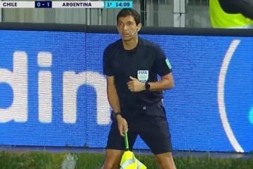 Eliminatórias: auxiliares brasileiros são suspensos por improvisar bandeirinha