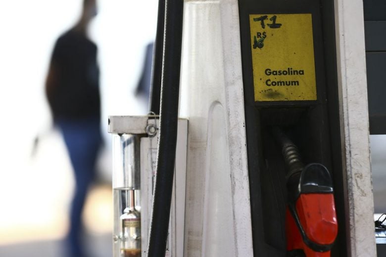 ANP: gasolina atinge R$ 8 pela primeira vez na última semana de janeiro