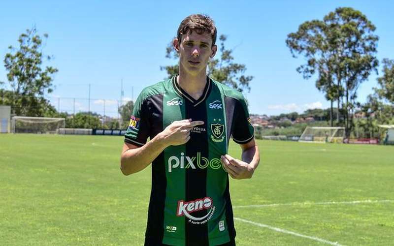 Conti é apresentado e revela por que escolheu vir para o América