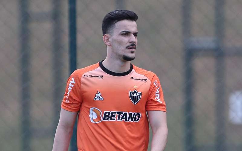 De volta ao Atlético, Castilho revela posição de preferência em campo