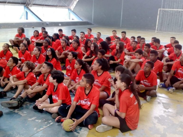 Formação de atletas: aulas de inicialização de handebol voltam hoje em Monlevade