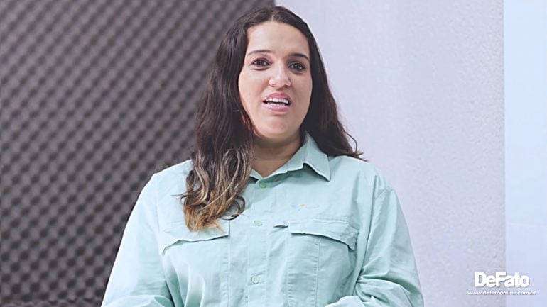 Letícia: a mulher que opera trator de esteira nas minas da Vale