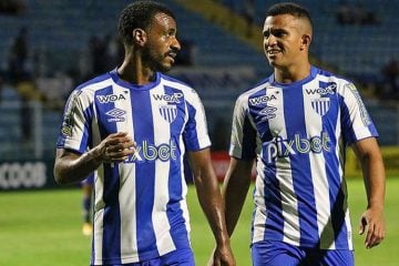 Muriqui, ex-Atlético, volta a vestir a camisa do Avaí depois de 13 anos
