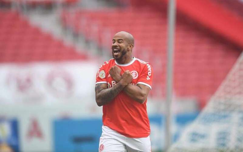 São Paulo anuncia contratação de Patrick, ex-Internacional