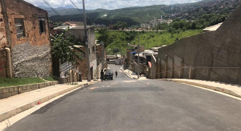 Homem coloca fogo na própria casa e não consegue sair após ficar preso pelas chamas