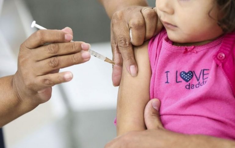 Covid: dados da Pfizer mostram alta resposta imune após 3ª dose da vacina em crianças