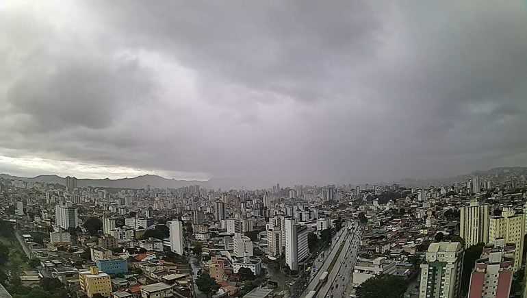 Defesa Civil emite alerta para volume de chuva em Belo Horizonte