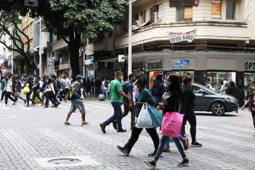 BH retira obrigatoriedade de máscara em local aberto mas aconselha uso em todas as situações