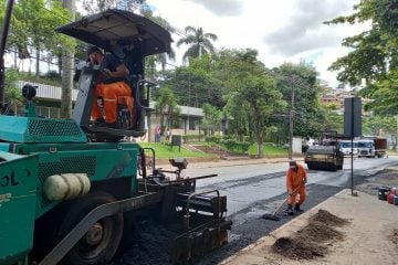 Com inúmeros buracos, Prefeitura dá início a recapeamento na avenida Getúlio Vargas