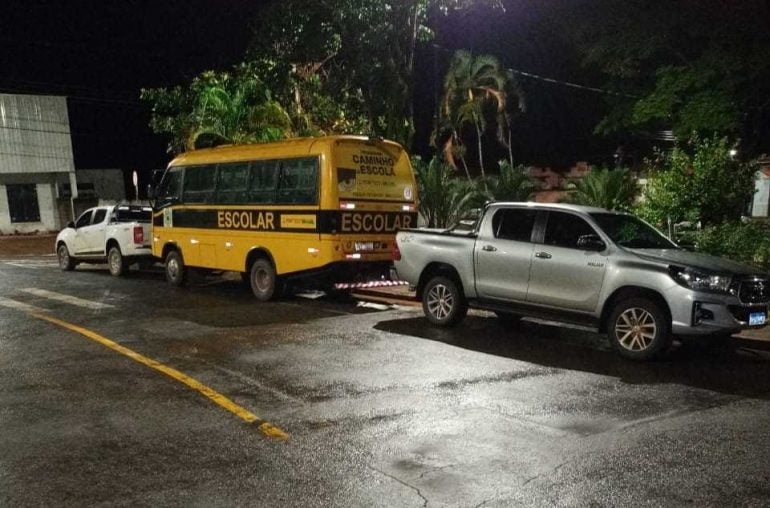 Com direito a carona do prefeito, Itabira oferece transporte para estudantes da zona rural