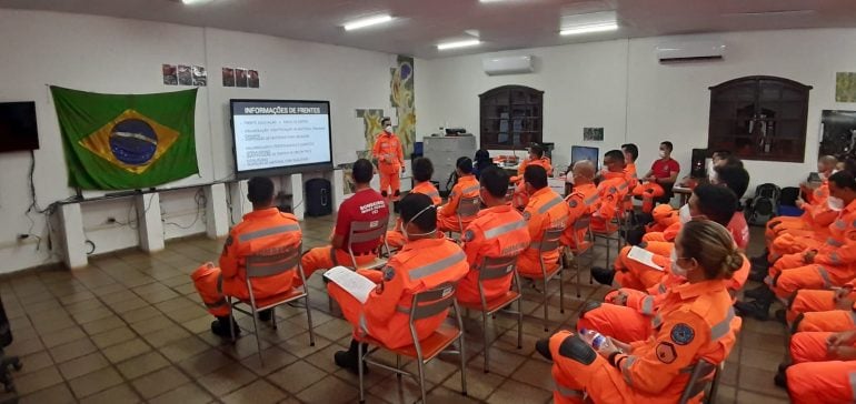 Corpo de Bombeiros de MG retoma buscas por vítimas de tragédia em Brumadinho