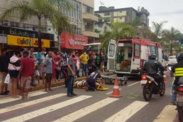 Mulher é atropelada por motocicleta na avenida João Pinheiro