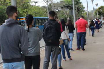 Vacinação contra a Covid prossegue nesta segunda em Monlevade; confira os locais