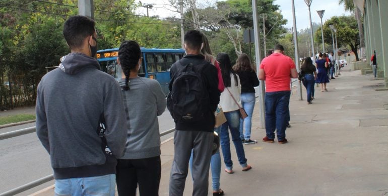 Vacinação contra a Covid prossegue nesta segunda em Monlevade; confira os locais