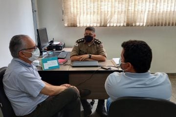 Dr. Laércio e Fabrício Lopes encontram com o tenente coronel Agnaldo de Souza Schuab