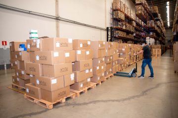 Em falta nos municípios, Minas envia mais 682 mil testes rápidos de Covid