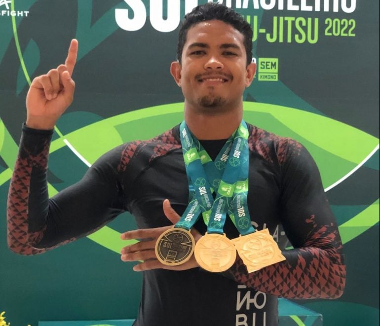 Primeiros ouros do ano! Monlevadense John Maycon é campeão Sul-Brasileiro de Jiu-Jitsu
