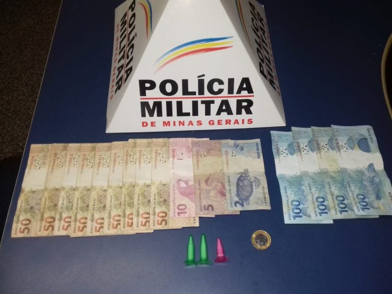 Polícia prende motociclista e apreende menor infrator com cocaína, em Monlevade
