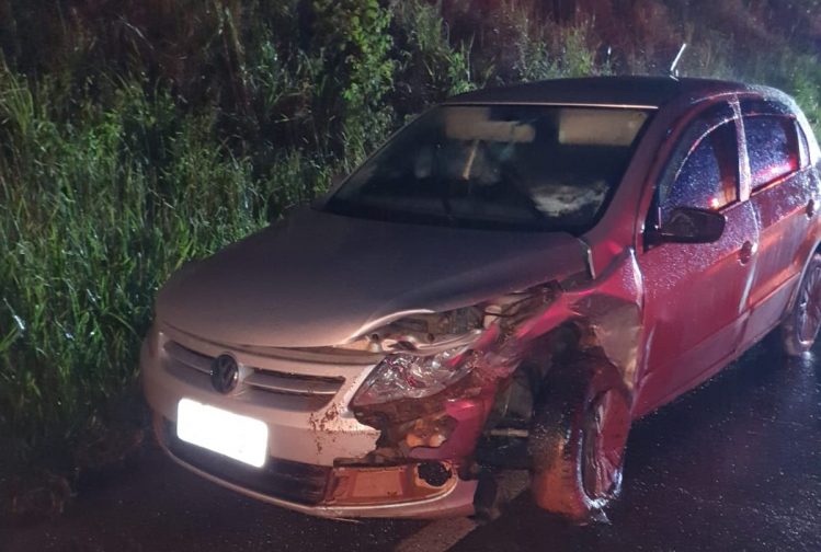 Acidente deixa quatro feridos na MGC-120, em Santa Maria de Itabira