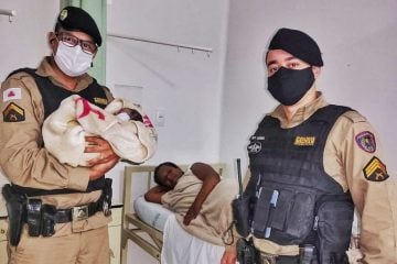Policiais ajudam em parto de mulher que deu à luz em casa em Monlevade