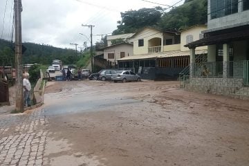 Moradores do bairro Santa Cruz interditam avenida nesta sexta-feira (11)
