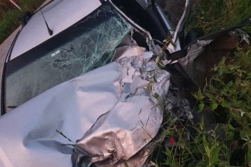 Motorista fica ferido ao bater de frente com caminhão na MGC-120