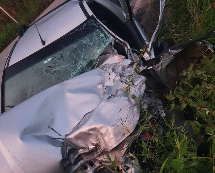 Motorista fica ferido ao bater de frente com caminhão na MGC-120