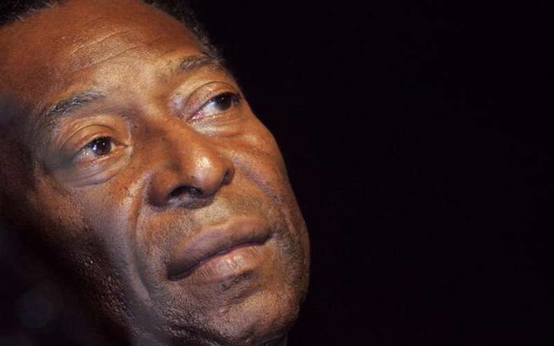 Pelé é internado mais uma vez para tratamento de tumor no cólon