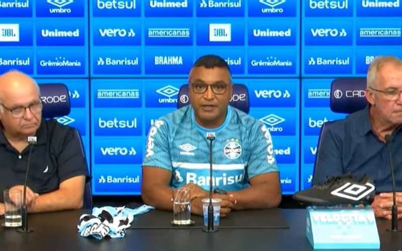 Roger Machado é apresentado no Grêmio: ‘Voltar para casa é muito bom”