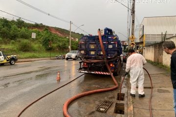 Prefeitura de Monlevade intensifica limpeza de bueiros e recolhimento de entulhos