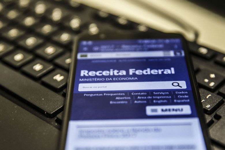 Declarações do IR entregues superam projeções da Receita Federal