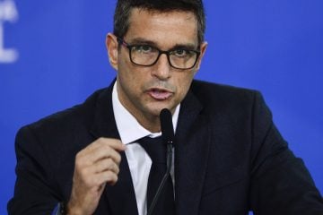 Presidente do BC diz que redução de impostos não resolve inflação