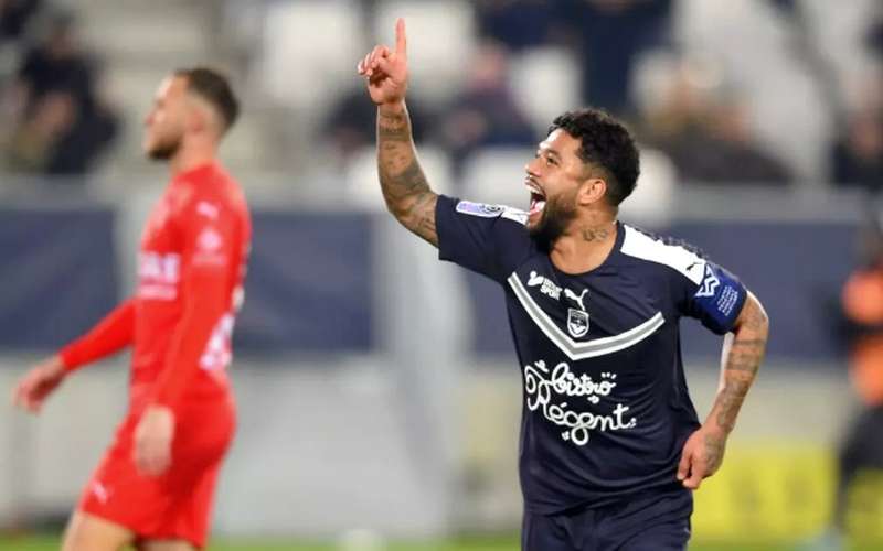 Atlético oficializa a contratação do volante Otávio, ex-Bordeaux