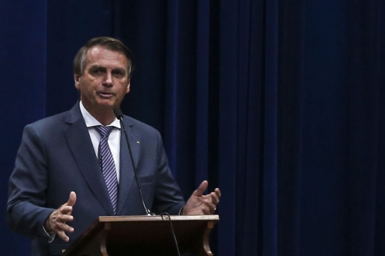 Bolsonaro sugere ação contra governadores que não cortarem ICMS sobre combustível