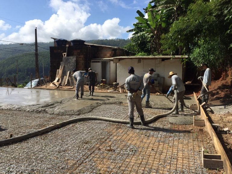 Reforma de quadra do bairro Pedreira está quase concluída, diz Prefeitura de Monlevade