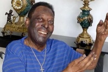 Curado de infecção urinária, Pelé recebe alta de hospital em São Paulo