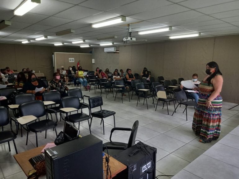 Monitoras do Rota Escolar recebem treinamento em Monlevade