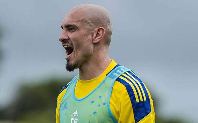 Cruzeiro: torcida invade live por permanência de Maicon, e Ronaldo responde
