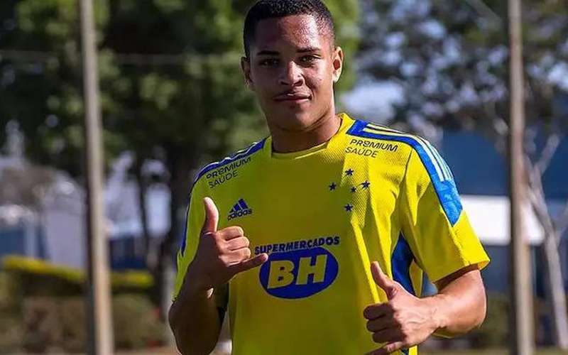 Ronaldo comemora aniversário de Roque, do Cruzeiro, e afirma: ‘Vai longe’