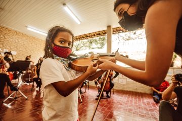 Orquestra Ouro Preto apresenta grandes clássicos para alunos de escolas públicas
