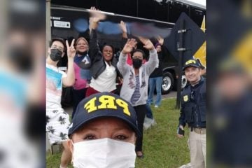 PRF prende motorista bêbado e passageiros do ônibus comemoram